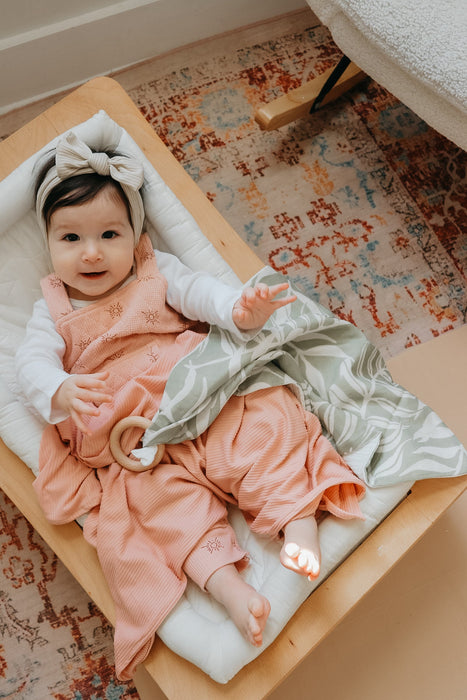 Peony Ribbed Stretch Swaddle